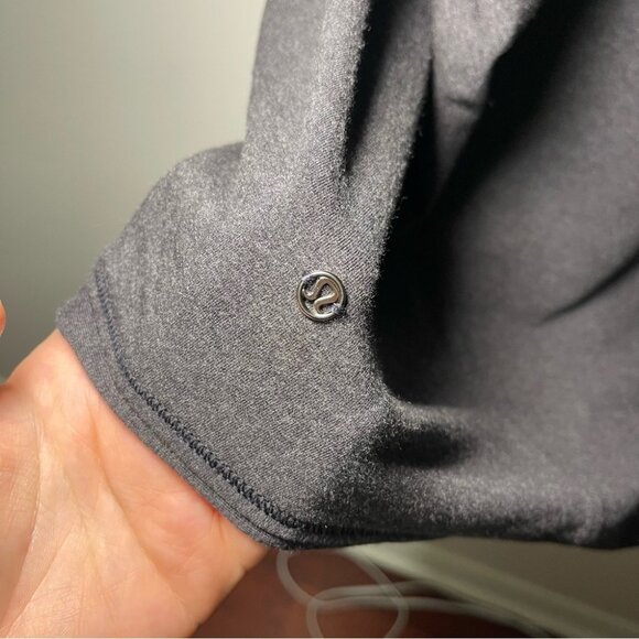 Lululemon women's Heathered Mod Black To & Flow Wrap oversized cardigan in US 2 - Picture 10 of 11